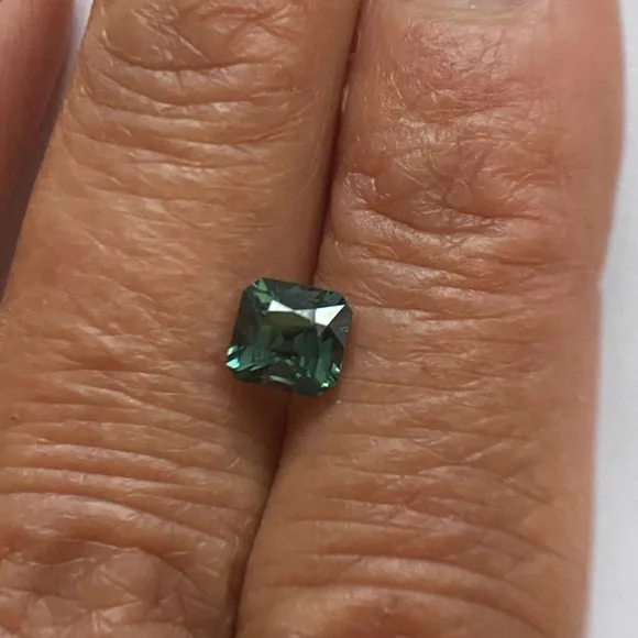 REAL Teal / Green NATURAL Sapphire - 1.09 Carats - NO HEAT - Kenya